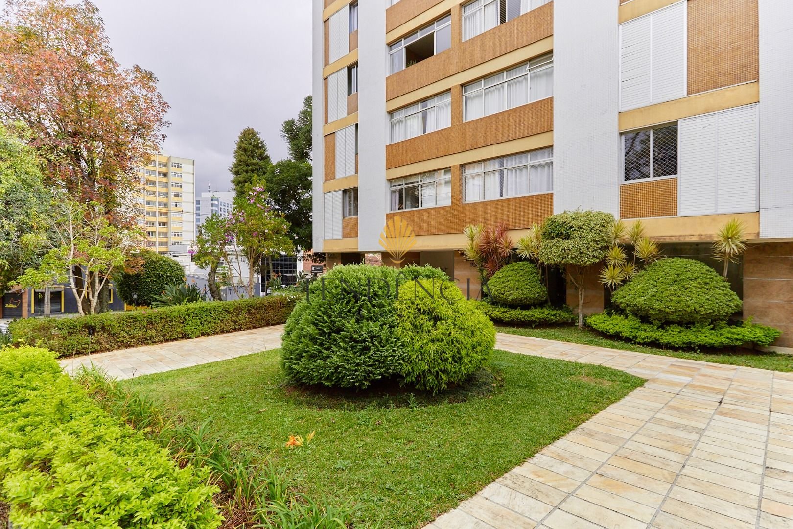 Apartamento com 4 dormitórios à venda, 241,30 m2 por R  1.680....