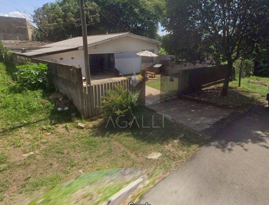 Terreno 770 m  no Capão Raso em final de rua por R  535.000,00...