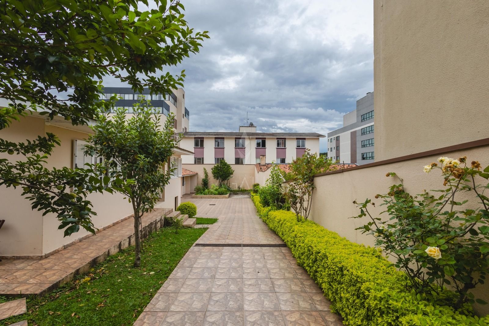 Casa com 3 dormitórios à venda, 300 m  por R  1.200.000,00 - G...