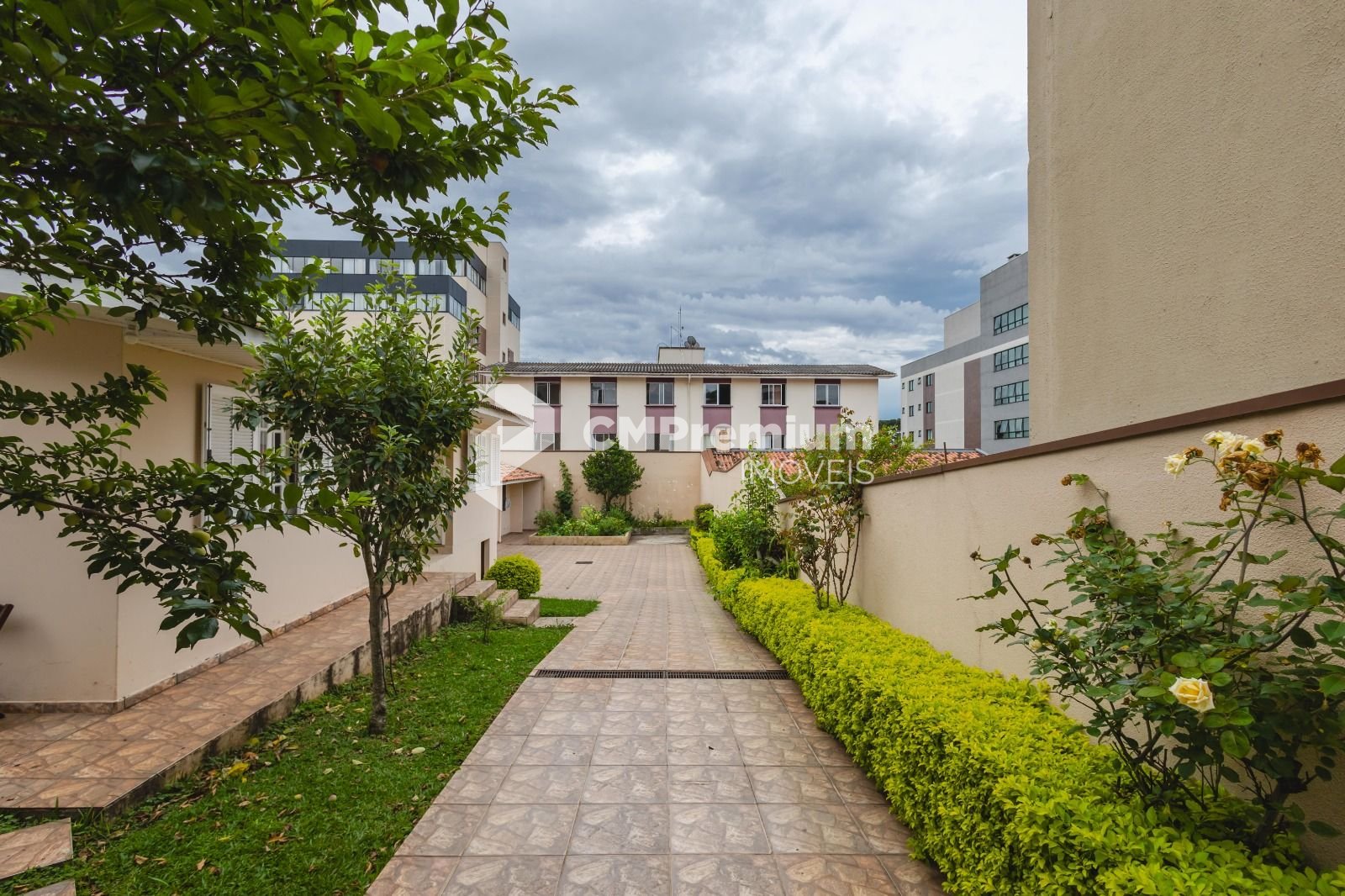 Casa com 3 dormitórios à venda, 300 m  por R  1.200.000,00 - G...