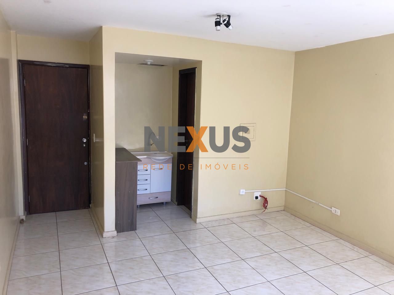 Sala à venda, 22 m  por R  99.000,00 - Centro - Curitiba PR
