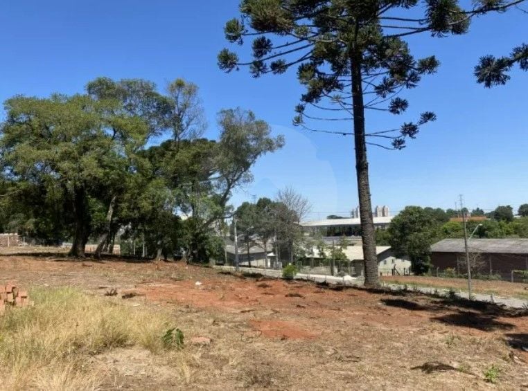 Terreno Comercial Estratégico no CIC com 2.000m    Localização Privilegiada