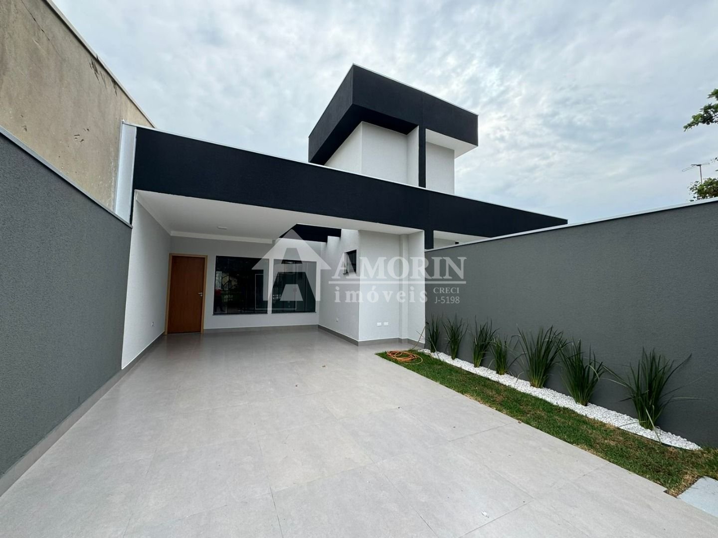 Casa com 3 dormitórios à venda, 80 m² por R$ 370.000,00 - Conj...