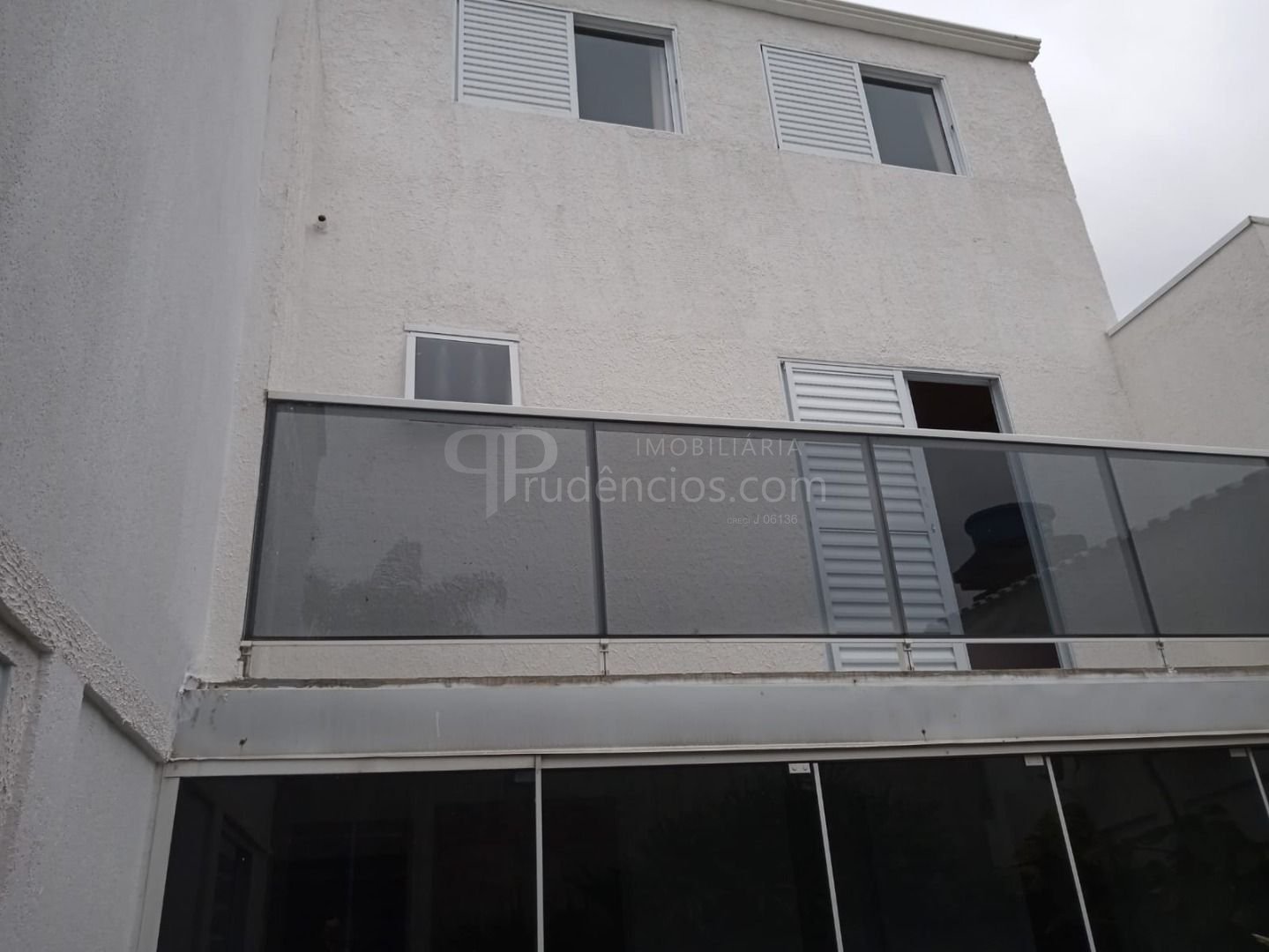 Ótima casa à venda em Araucária  3 quartos, suíte, garagem e a...