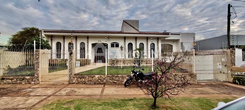 Casa com 4 dormitórios à venda, 440 m  por R  1.500.000,00 - Z...