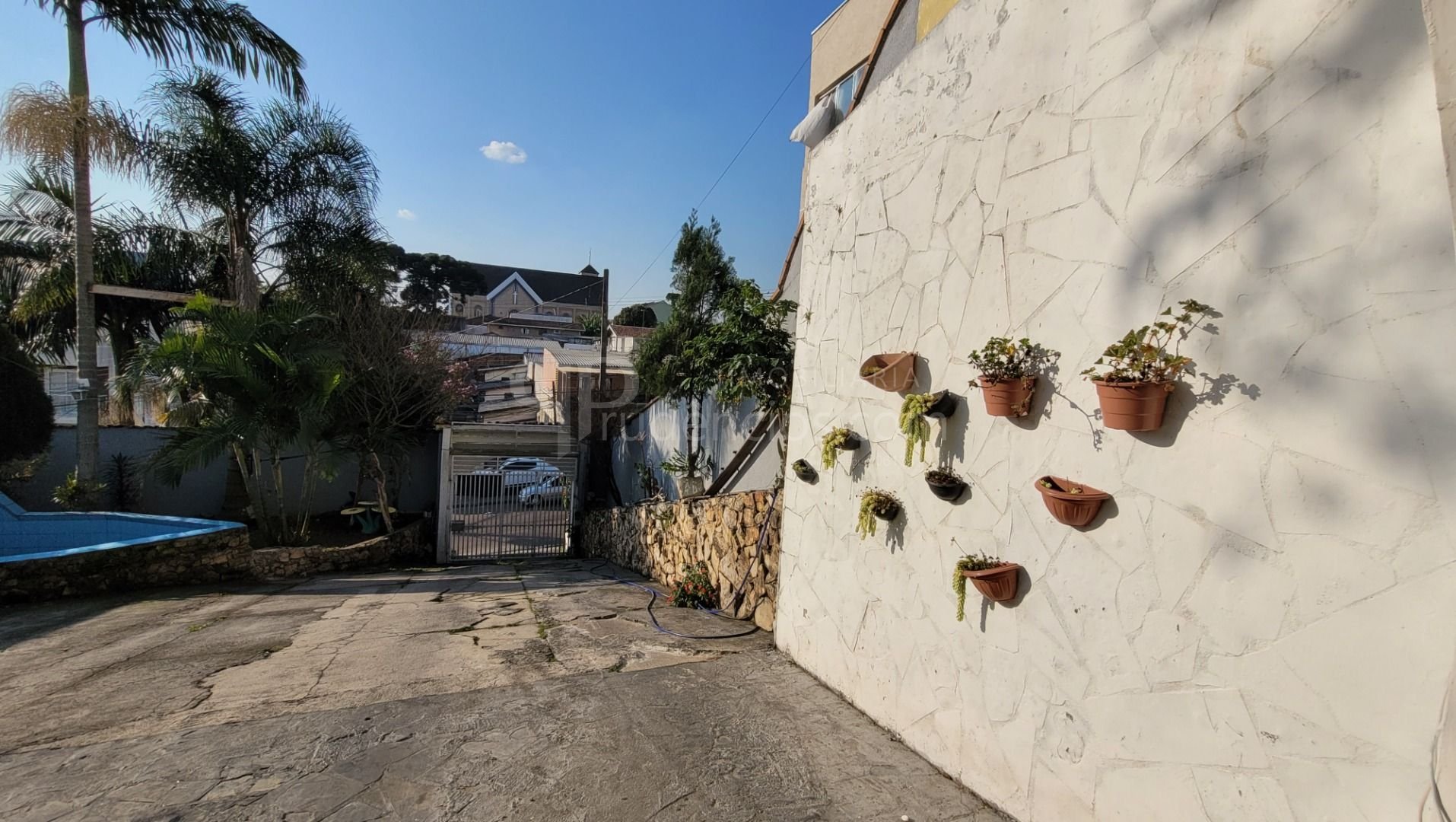 Casa ampla, ensolarada e com quintal no Portão, 4 quartos, sac...