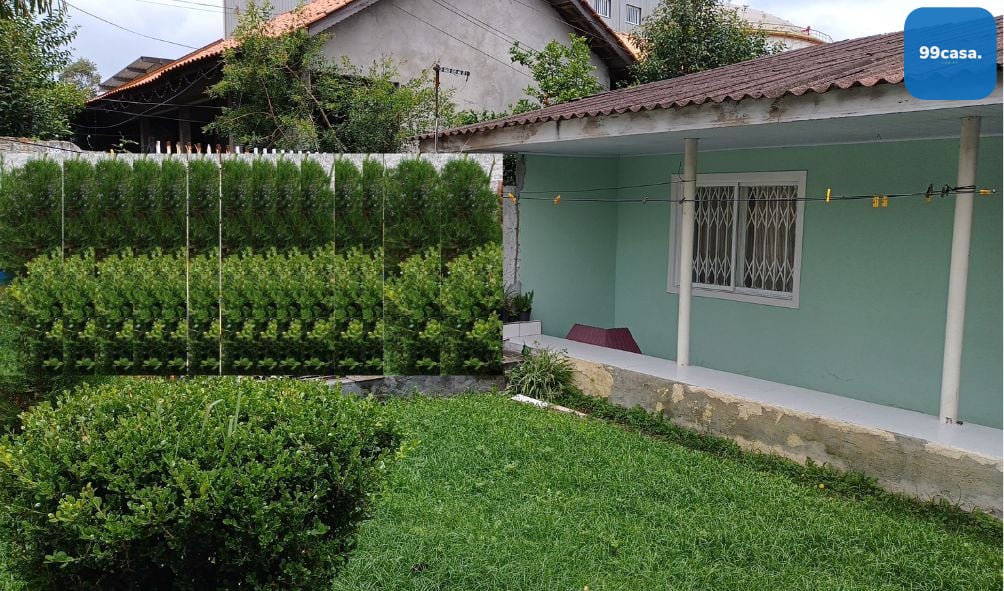 Oportunidade Única  Terreno com Casa Principal e 4 Casas nos F...