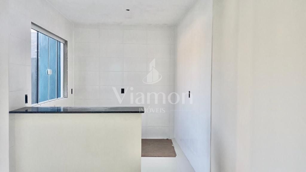 Casa com 2 dormitórios à venda, 43 m  por R  350.000,00 - Igua...