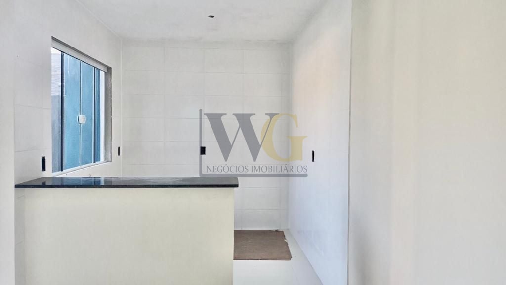 Casa com 2 dormitórios à venda, 43 m  por R  350.000,00 - Igua...