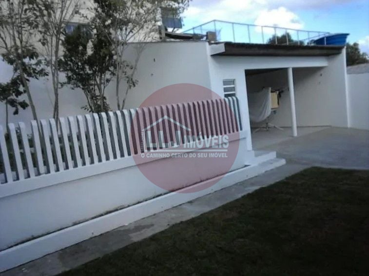 Sobrado 212m  com suíte, sala de festas, churrasqueira e amplo terreno de 350m 