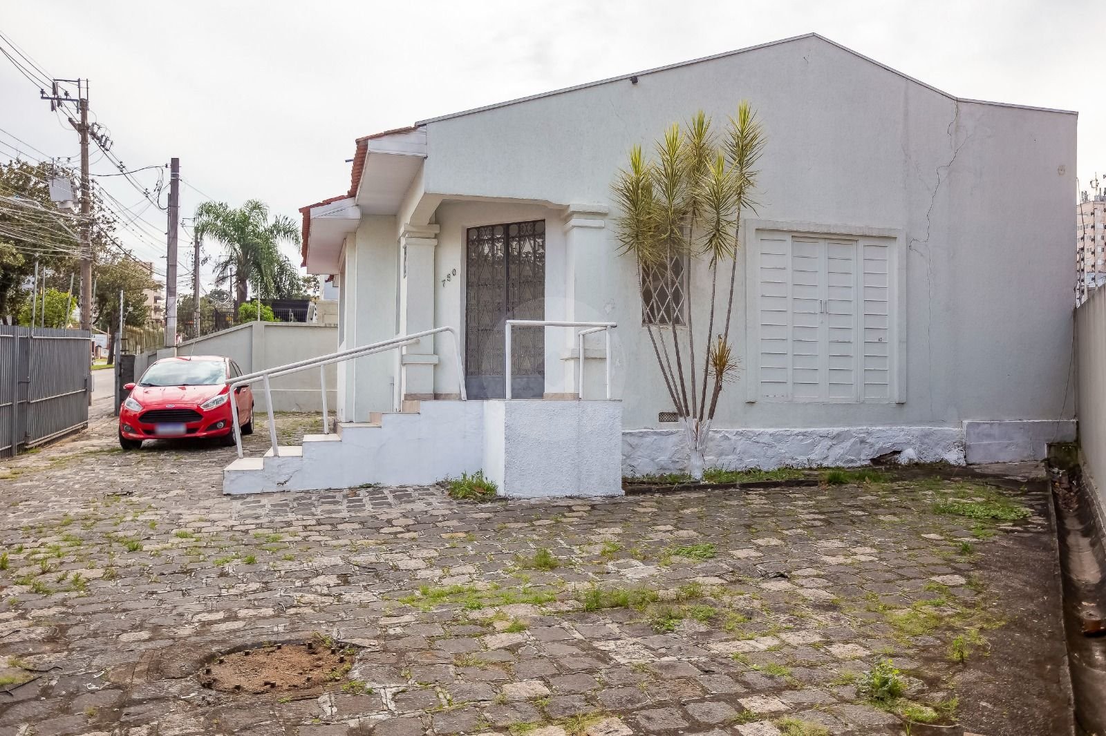 Imóvel Comercial Amplo e Versátil no São Francisco  Próximo ao Shopping Mueller