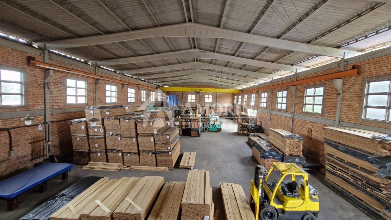 Barracão na Cidade Industrial com 1.075m , Pátio Amplo e Escri...