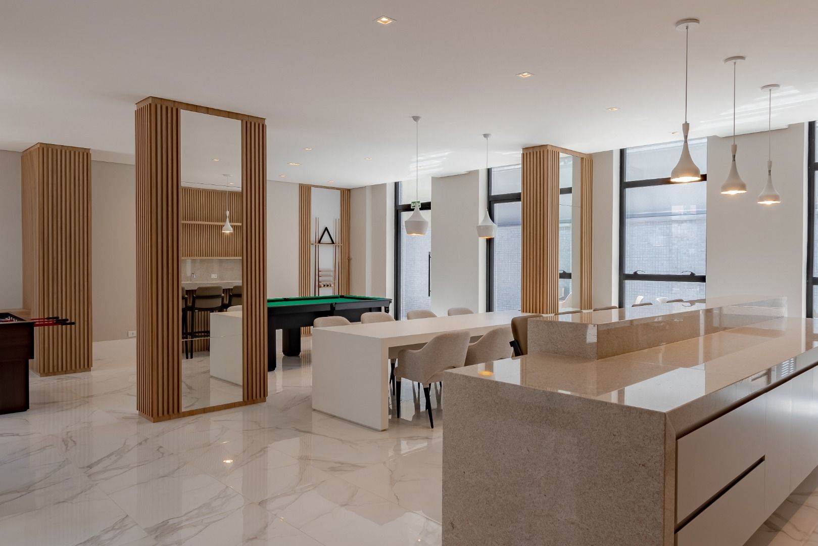 Luxuoso Apartamento no Batel  Conforto, Elegância e Lazer em C...