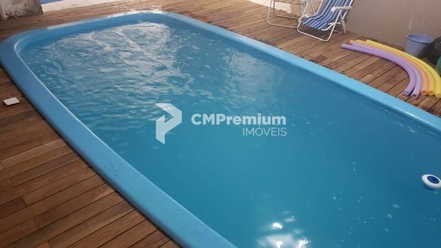 Casa com 3 dormitórios à venda, 232 m  por R  840.000,00 - Ube...