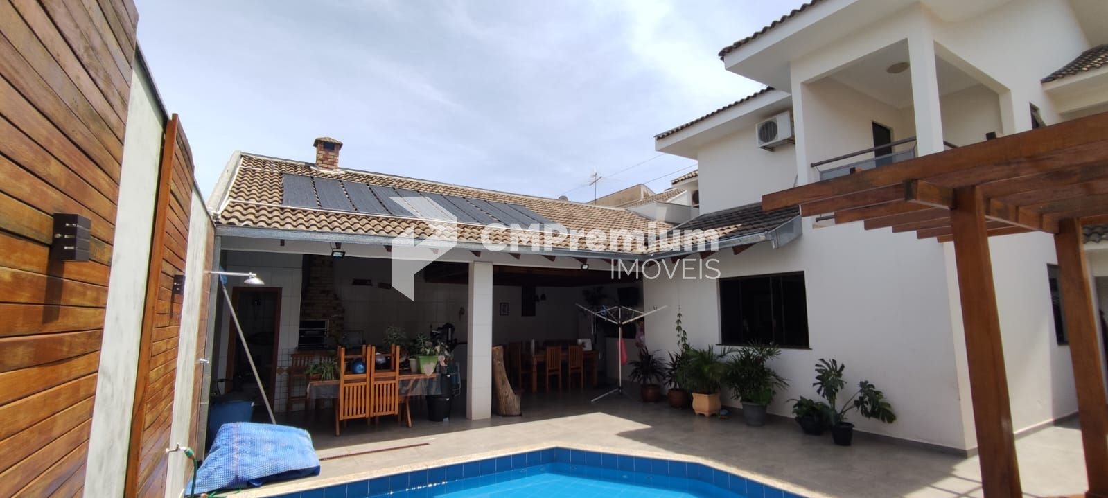 Sobrado com 3 dormitórios à venda, 261 m² por R$ 1.100.000,00 ...