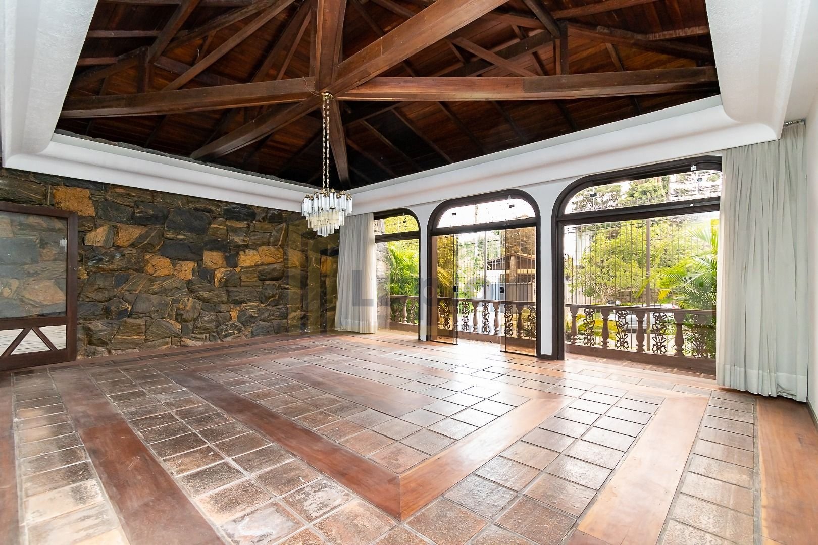 Casa com 5 dormitórios à venda, 1200 m  por R  2.590.000,00 - ...