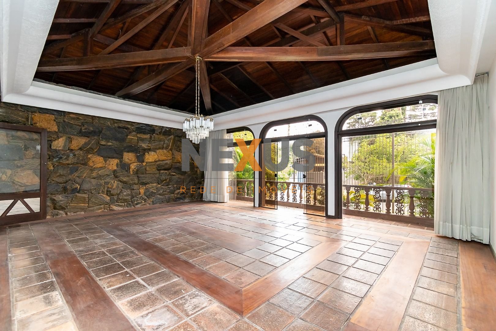 Casa com 5 dormitórios à venda, 1200 m  por R  2.590.000,00 - ...