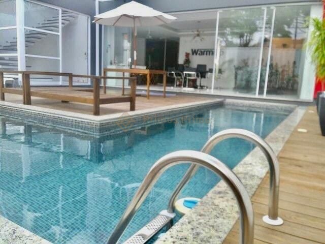 Pr?dio ? venda, 165 m  por R  1.300.000,00 - Bacacheri - Curit...