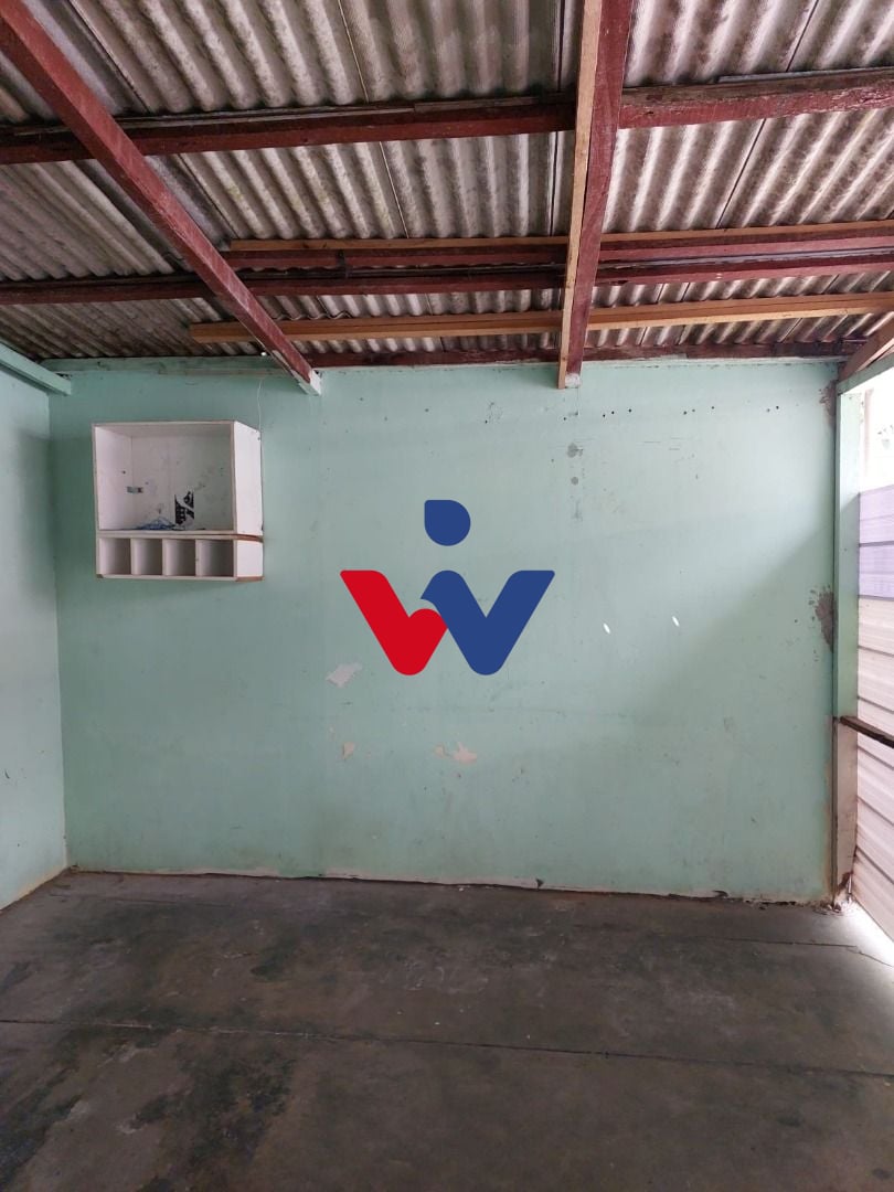 Confira essa oportunidade  casa com terreno plano no Pinheirinho.