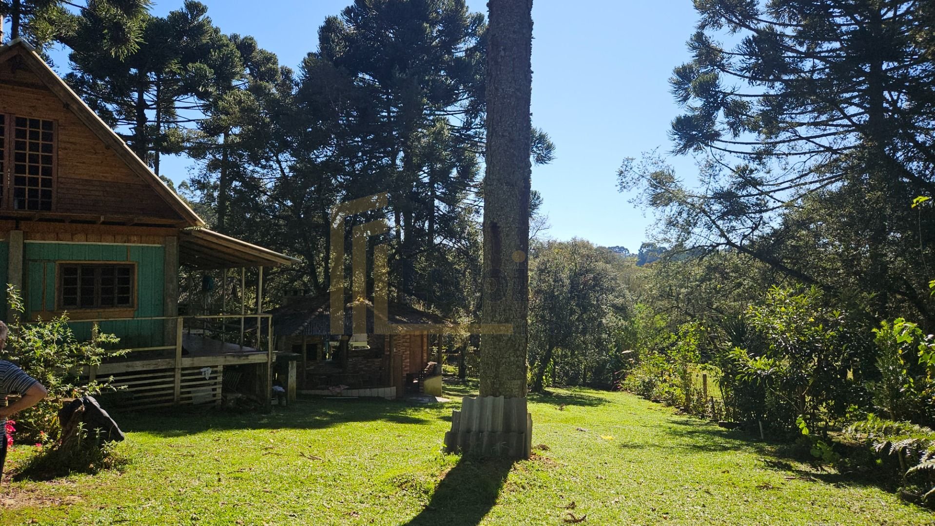 Refúgio à beira do Rio Maurício  Propriedade de 3.700 m  em M...