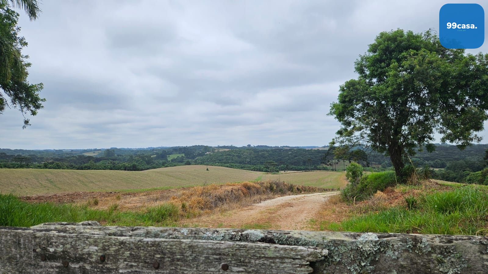 Fazenda com 70 alqueires, casa, rio e lago a 8 km da BR-476  A...