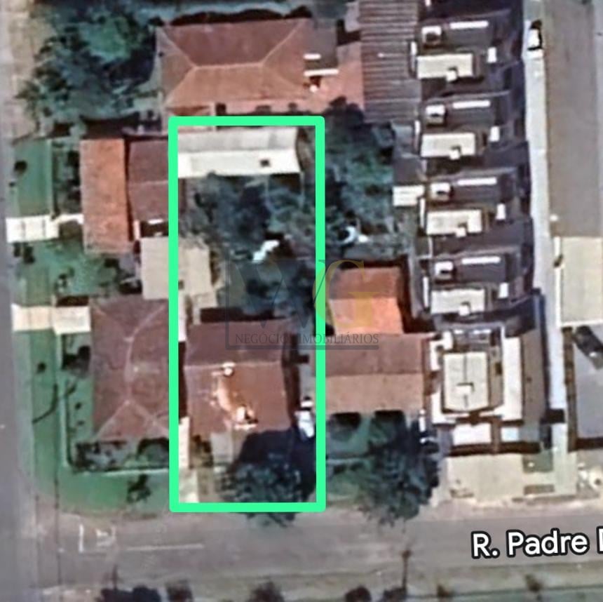 Casa com Amplo Terreno de 600 m  no Hauer  Excelente Oportunid...