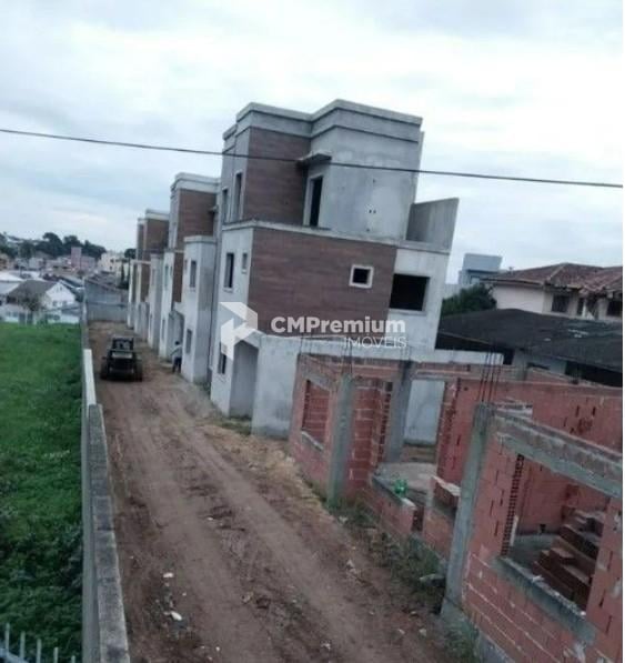 Sobrado Novo com 3 Quartos e 2 Vagas no Santa Quitéria  Ótima...