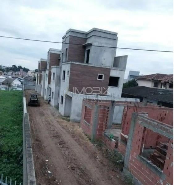 Sobrado Novo com 3 Quartos e 2 Vagas no Santa Quitéria  Ótima...