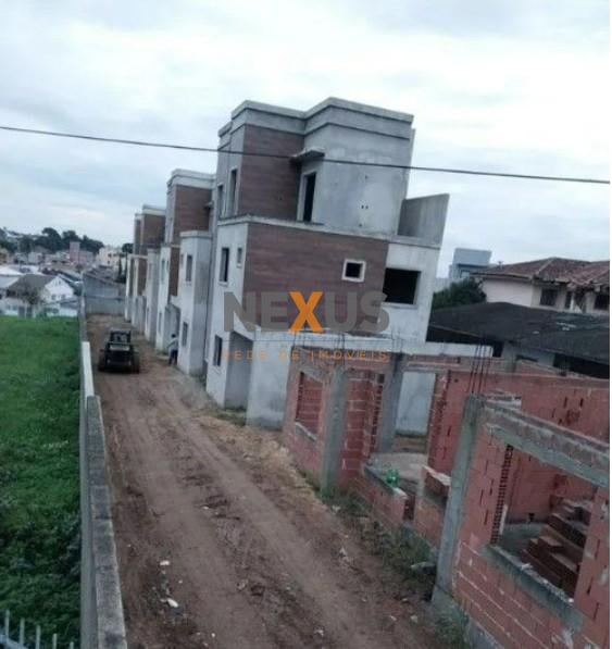 Sobrado Novo com 3 Quartos e 2 Vagas no Santa Quitéria  Ótima...