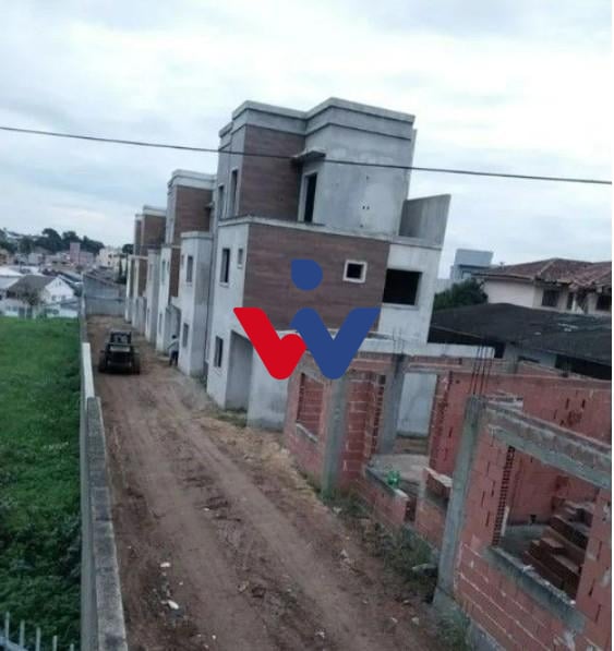 Sobrado com 3 dormitórios,125.00 m , portão, CURITIBA - PR