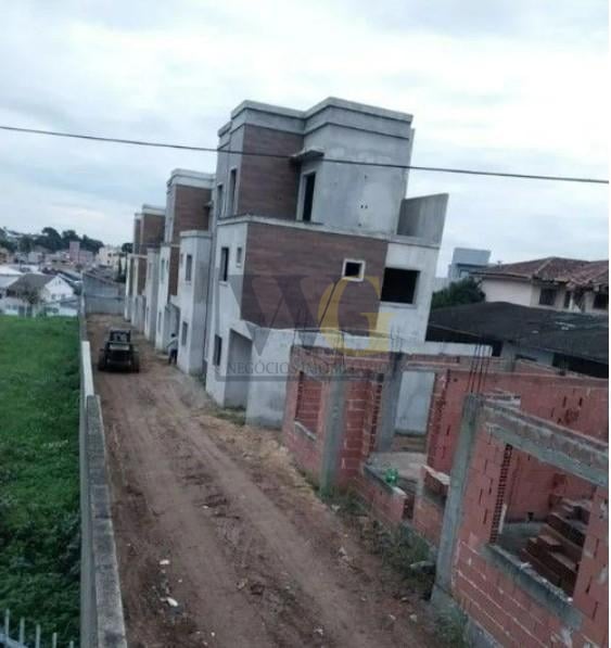 Sobrado Novo com 3 Quartos e 2 Vagas no Santa Quitéria  Ótima...