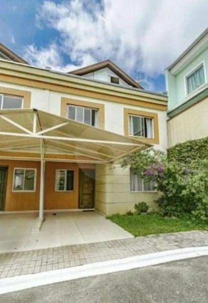 Triplex Espaçoso em Condomínio Fechado Próximo ao Colégio Adventista Santa Cândida