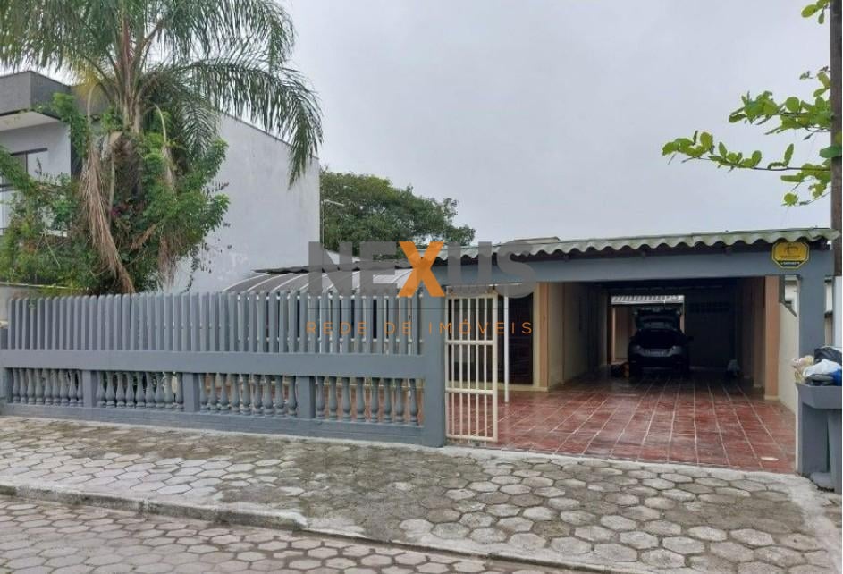 Casa ensolarada com 3 quartos e varanda à venda em Pontal do P...