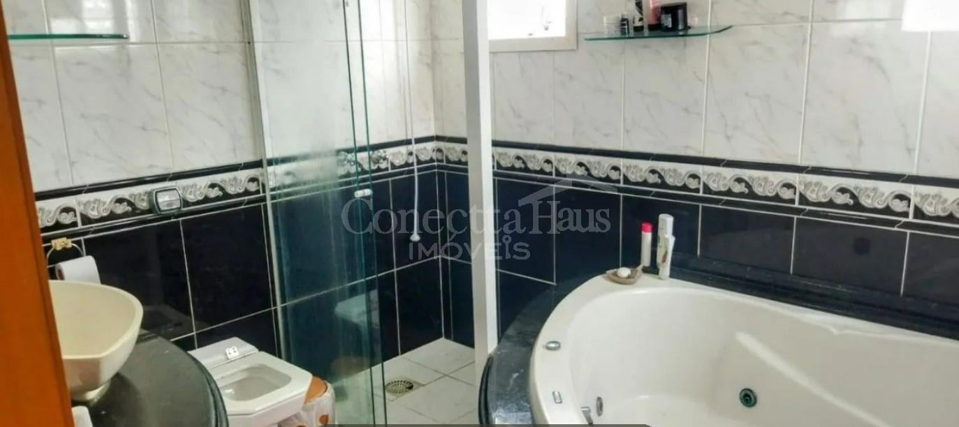 Sobrado com 5 dormitórios à venda,540.00 m , uberaba, CURITIBA...