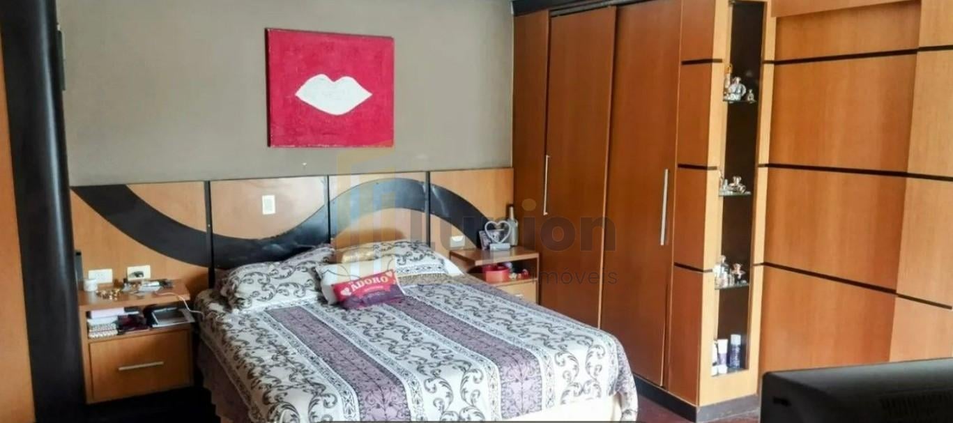 Sobrado com 5 dormitórios à venda,540.00 m , uberaba, CURITIBA...