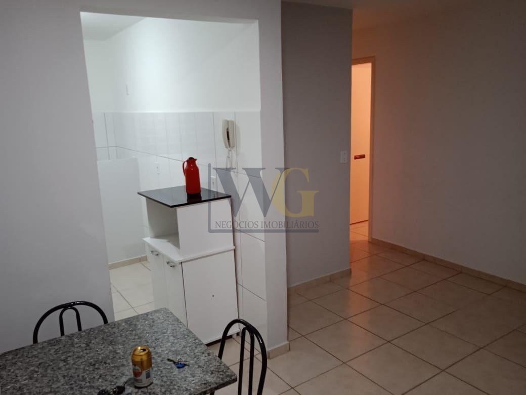 Apartamento Térreo 2 Quartos à Venda em Santa Cândida, Confort...
