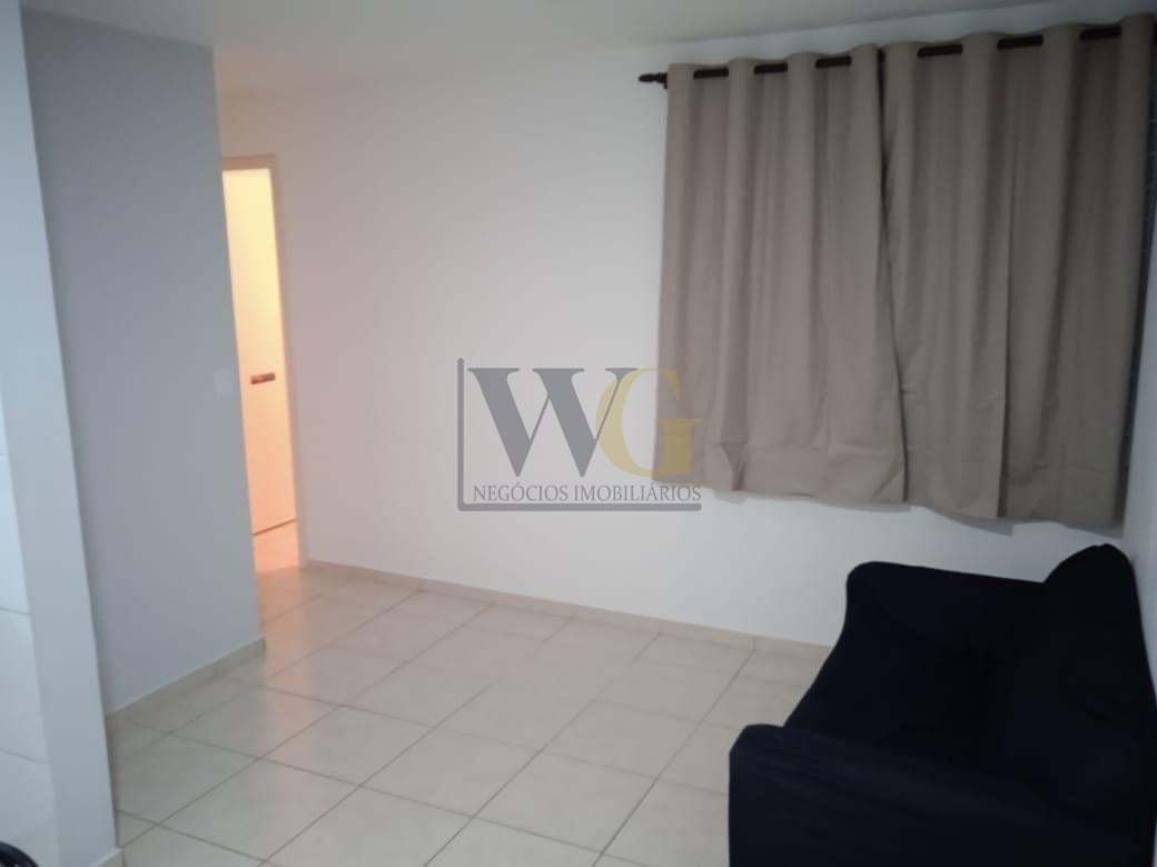 Apartamento Térreo 2 Quartos à Venda em Santa Cândida, Confort...