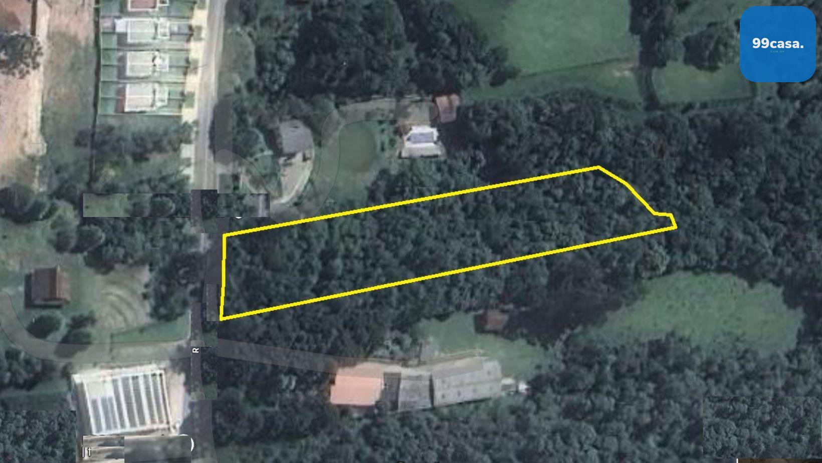 Imóvel urbano de 11.000 m  com natureza exuberante a 11 km de ...