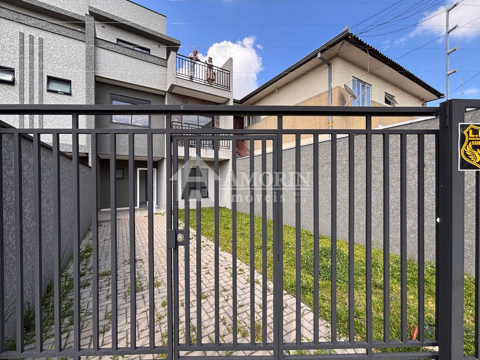 SOBRADO-COM 3 DORMTORIOS   BAIRRO UBERABA