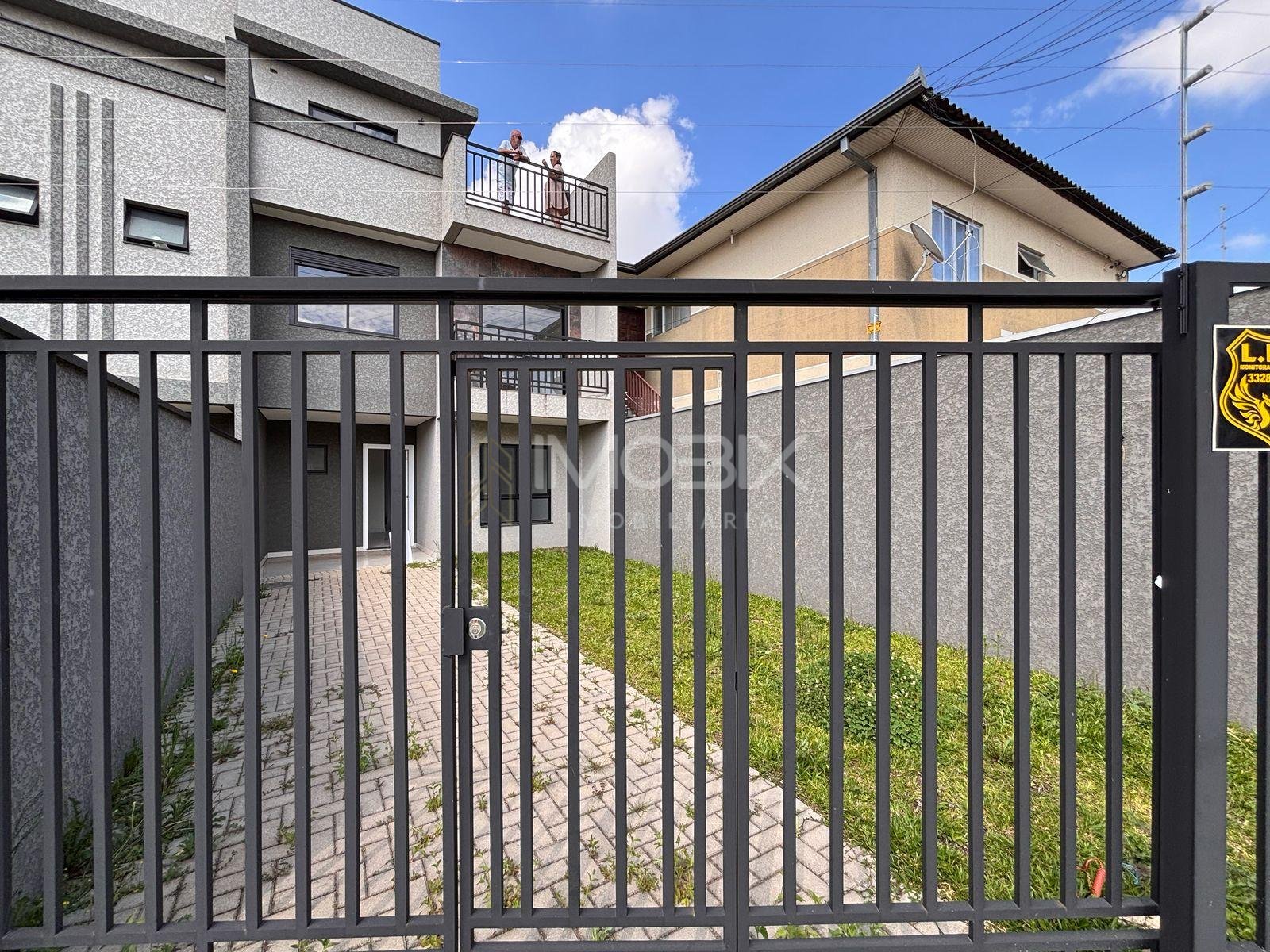 SOBRADO-COM 3 DORMTORIOS   BAIRRO UBERABA