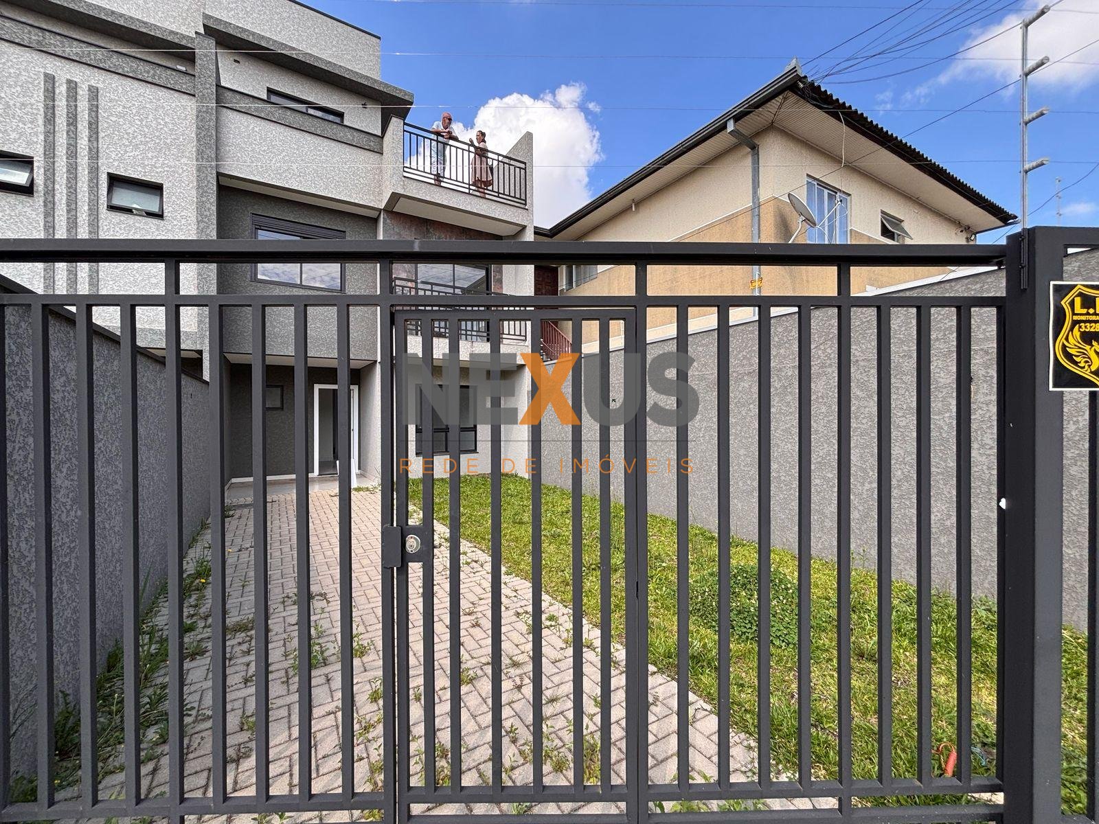 SOBRADO-COM 3 DORMTORIOS   BAIRRO UBERABA