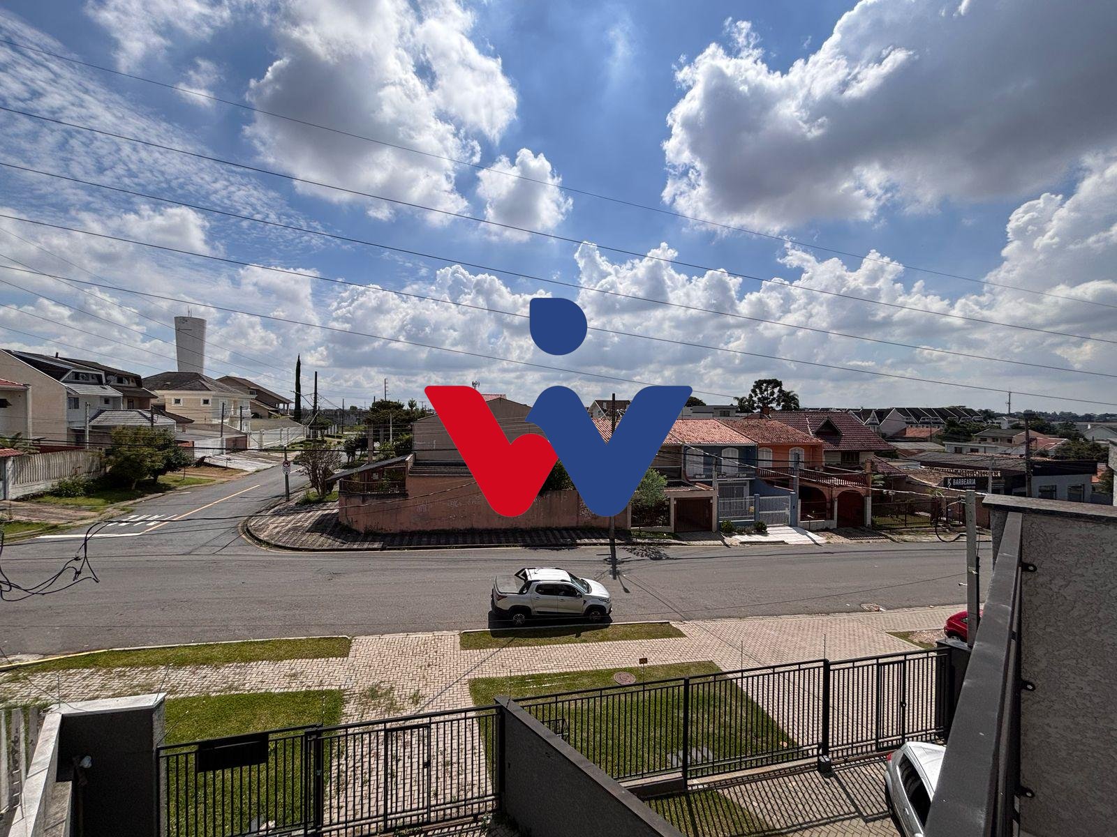 SOBRADO-COM 3 DORMTORIOS   BAIRRO UBERABA