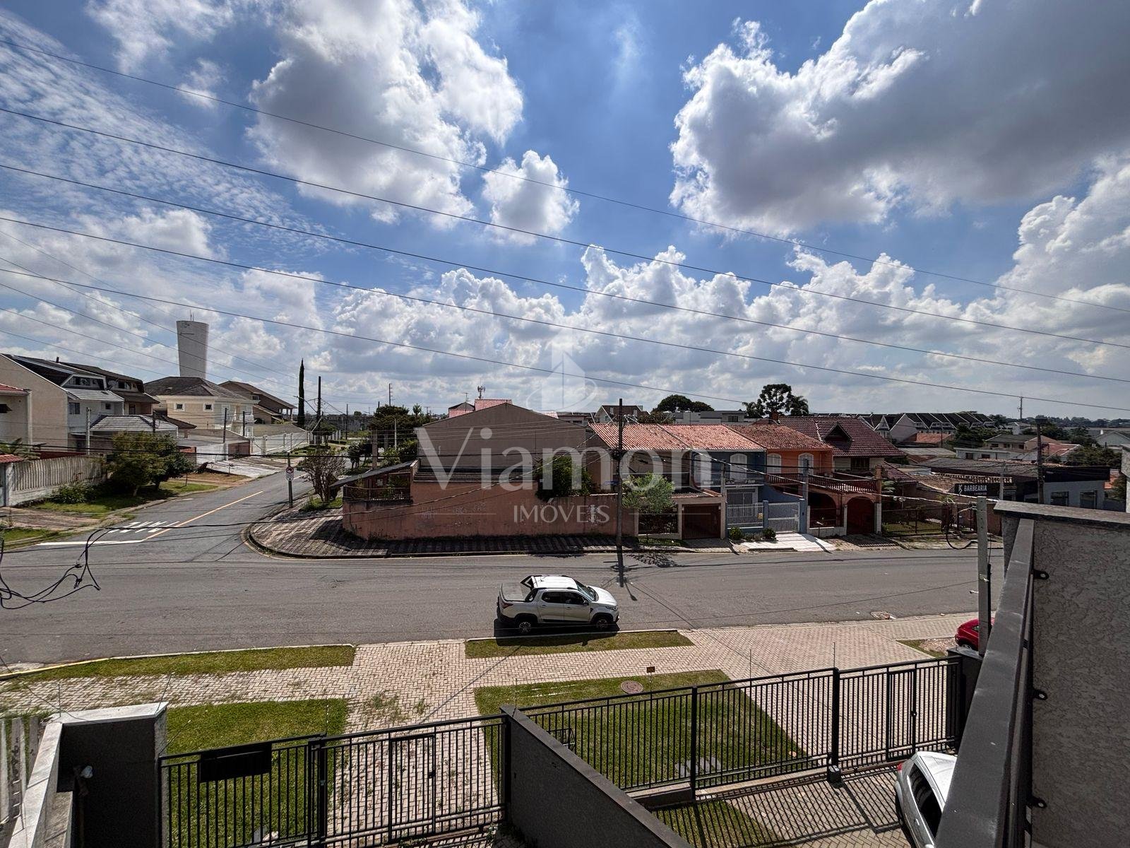 SOBRADO-COM 3 DORMTORIOS   BAIRRO UBERABA