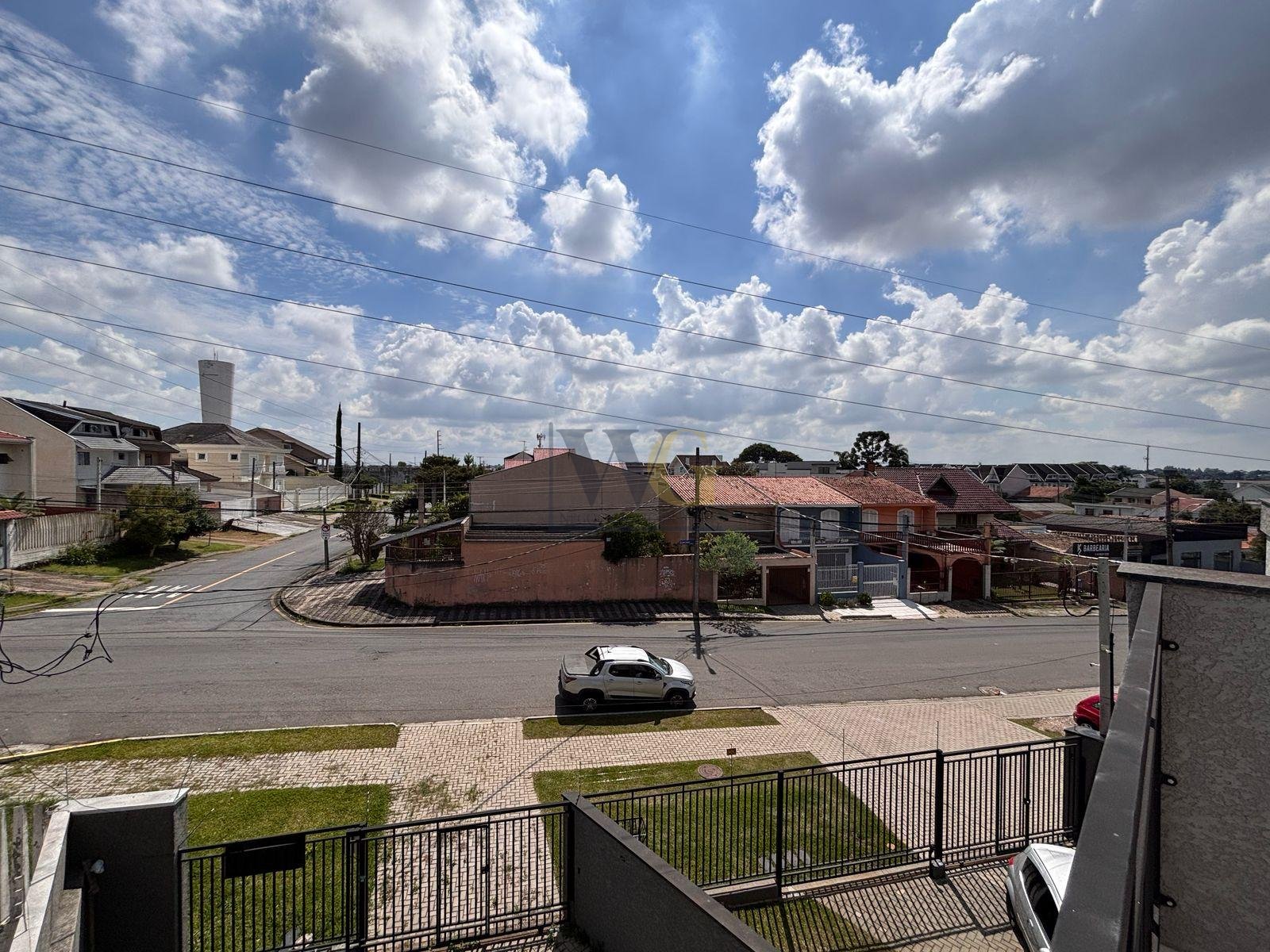 SOBRADO-COM 3 DORMTORIOS   BAIRRO UBERABA