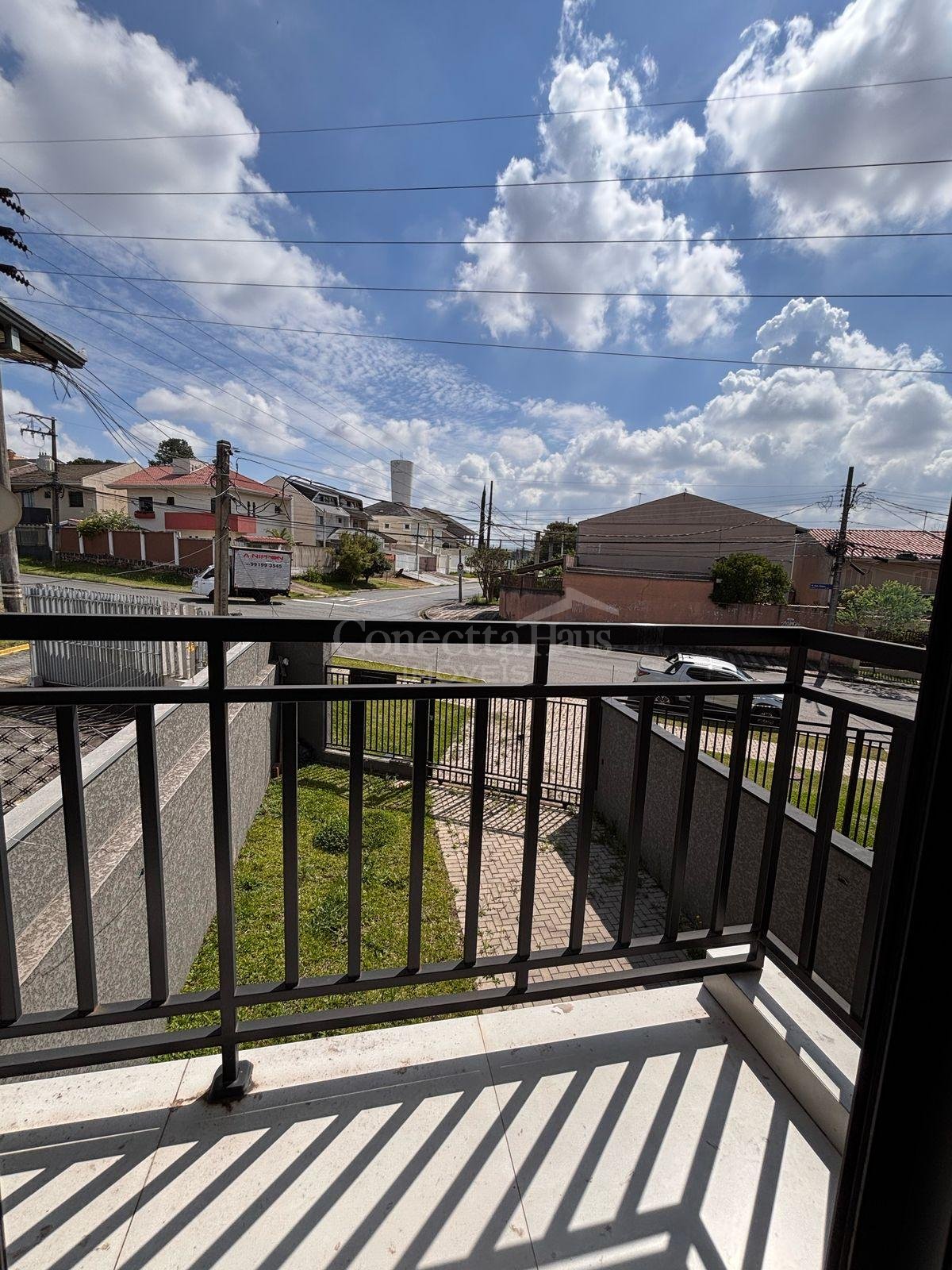 SOBRADO-COM 3 DORMTORIOS   BAIRRO UBERABA
