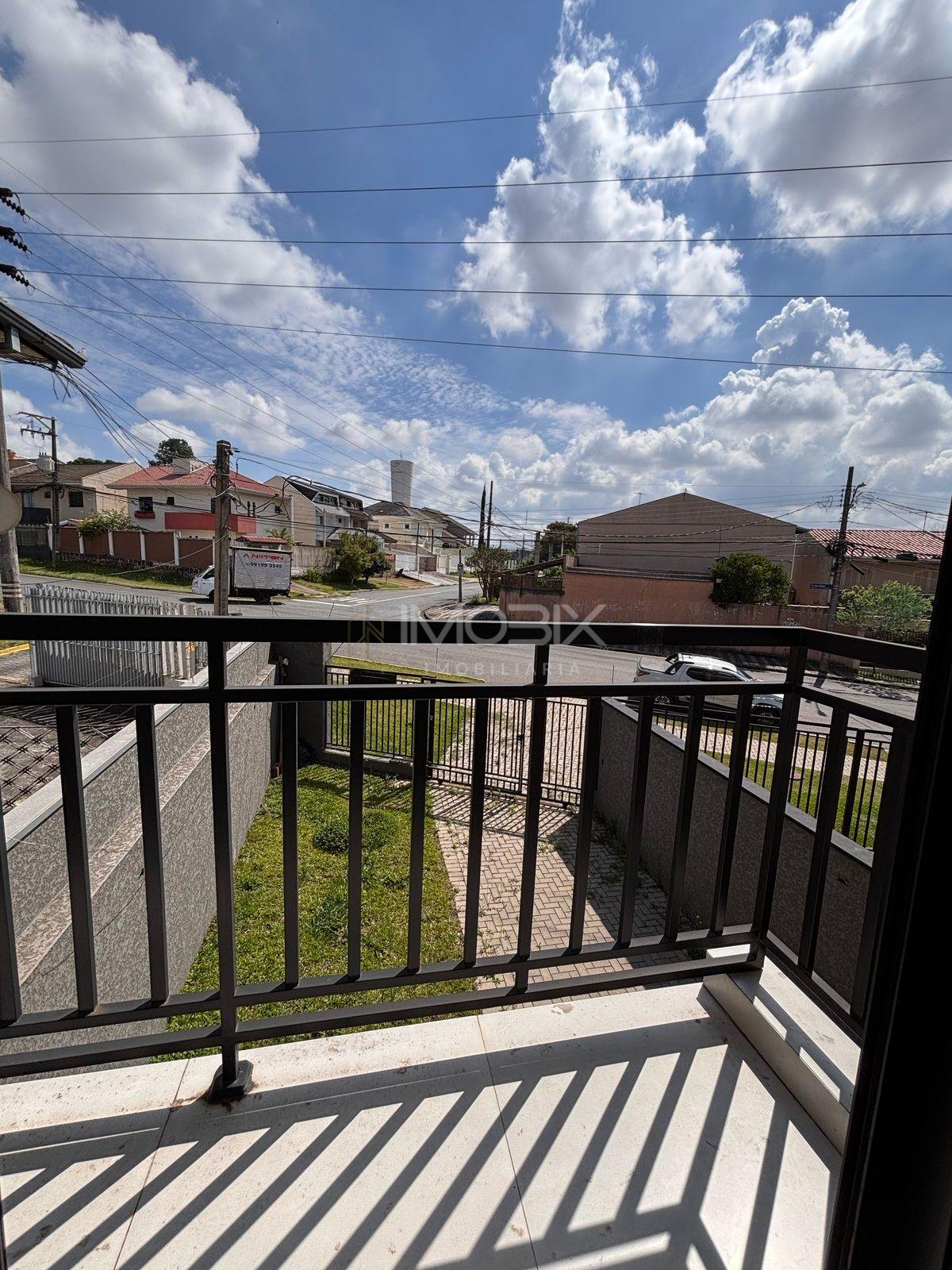 SOBRADO-COM 3 DORMTORIOS   BAIRRO UBERABA