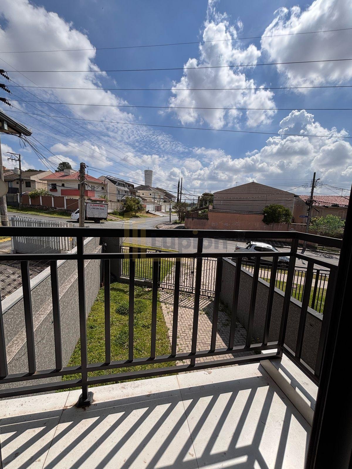 SOBRADO-COM 3 DORMTORIOS   BAIRRO UBERABA