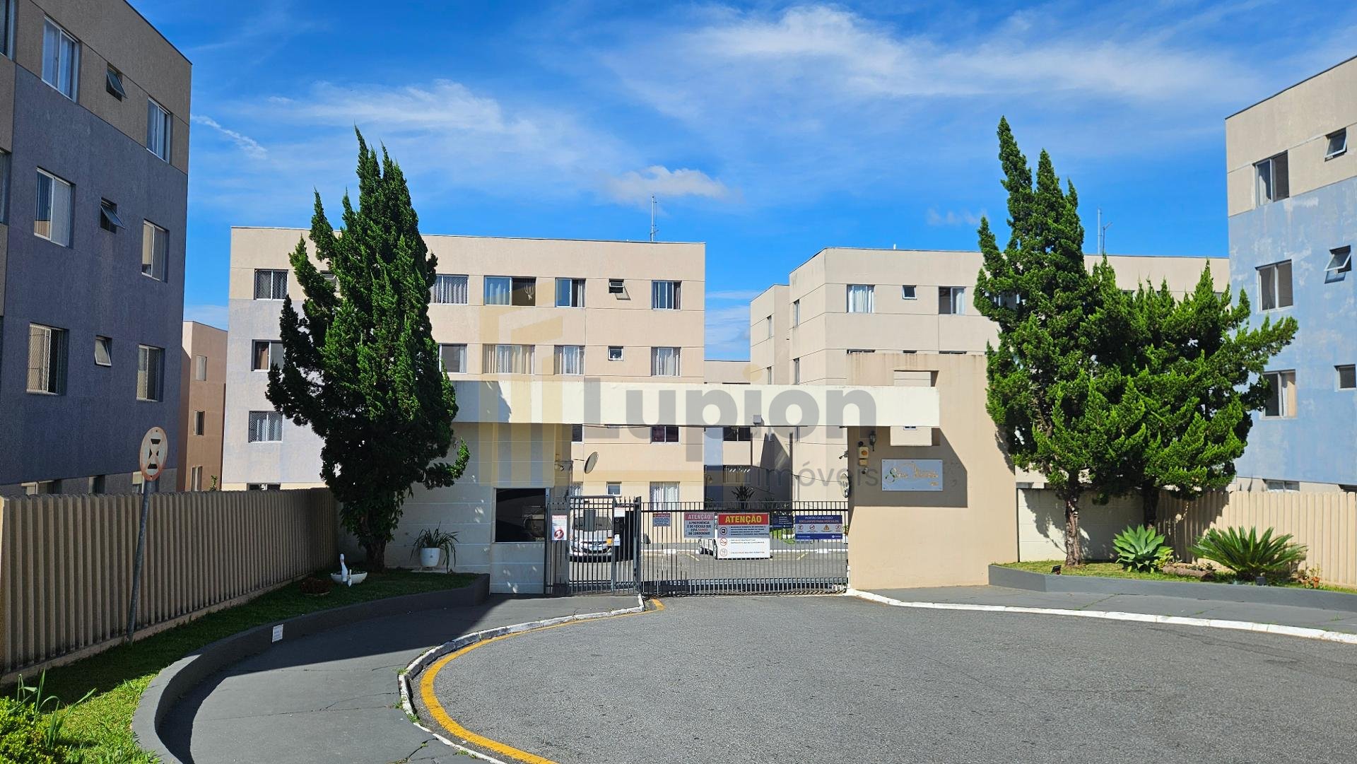 Apartamento com 03 dormitórios à venda, Centro, ARAUCARIA - PR