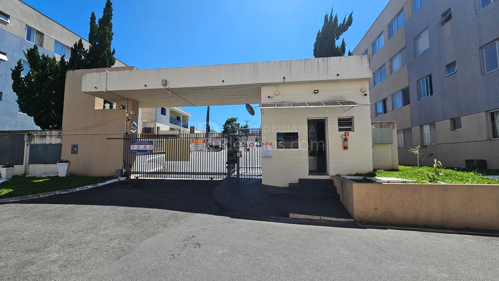 Apartamento com 03 dormitórios à venda, Centro, ARAUCARIA - PR