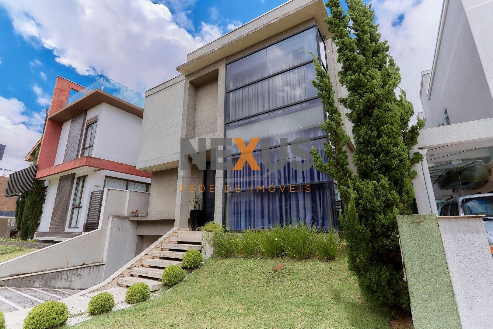 Casa com 3 dormitórios à venda, 297.00 m , pinheirinho, CURITI...